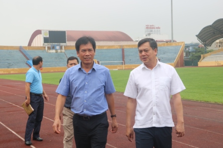 Đoàn công tác của Tổng cục Thể dục thể thao làm việc với tỉnh Nam Định về công tác chuẩn bị đăng cai tổ chức môn Bóng đá Nam - Sea Games 31 năm 2021 trên sân vận động Thiên Trường tỉnh Nam Định