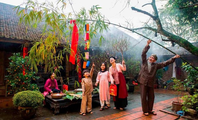 Vận dụng quan điểm của Chủ tịch Hồ Chí Minh về bảo tồn, phát huy giá trị di sản văn hóa ở nước ta hiện nay
