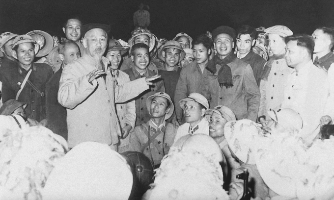 Tổng Bí thư Tô Lâm: Bác vẫn cùng chúng cháu hành quân 