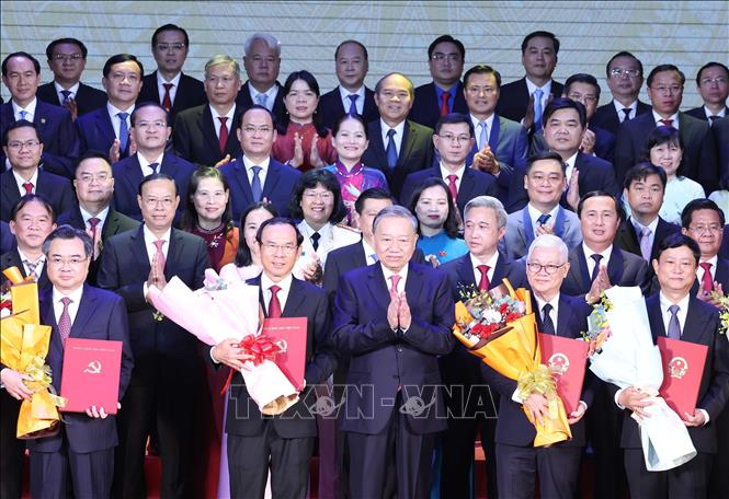 Sáng 30/6: Cả nước công bố Nghị quyết, Quyết định sáp nhập đơn vị hành chính